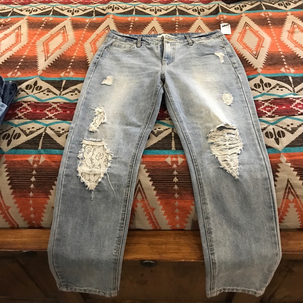NWT boyfriend style jeans. Life in process brand.